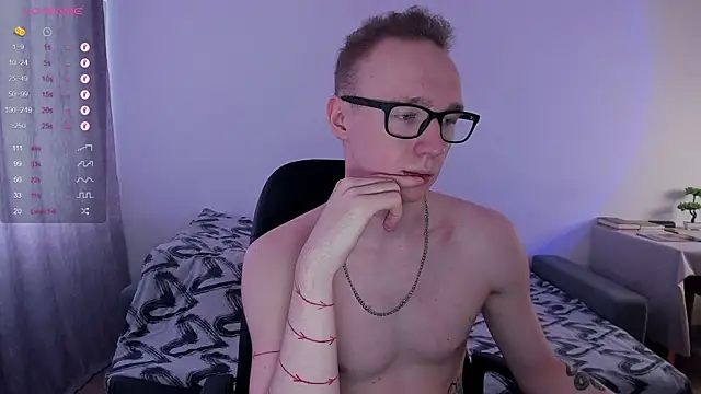 Snapshot of Alex_silents chatting on 03-17-25, 10:06 Alex silents online show from 03-17-25, 10:06