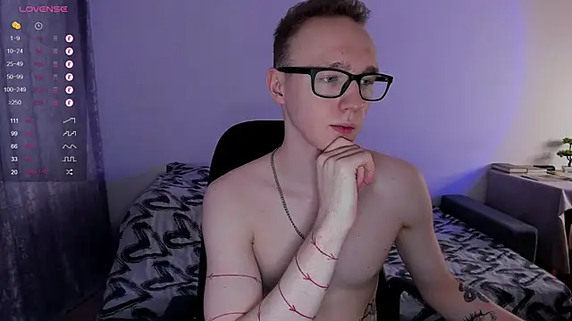 Snapshot of Alex_silents chatting on 03-18-25, 01:09 Alex silents online show from 03-18-25, 01:09