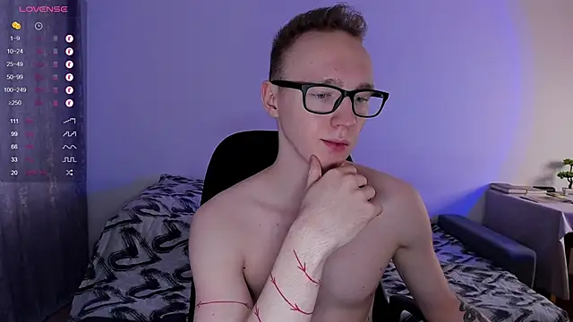 Snapshot of Alex_silents chatting on 03-19-25, 01:07 Alex silents online show from 03-19-25, 01:07