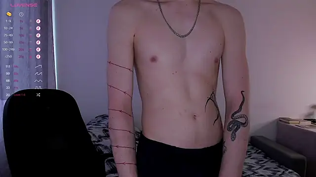 Snapshot of Alex_silents chatting on 03-20-25, 12:11 Alex silents online show from 03-20-25, 12:11