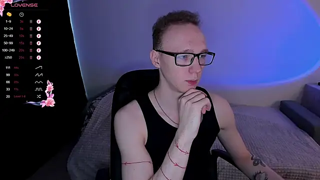 Snapshot of Alex_silents chatting on 09-15-25, 01:00 Alex silents online show from 09-15-25, 01:00