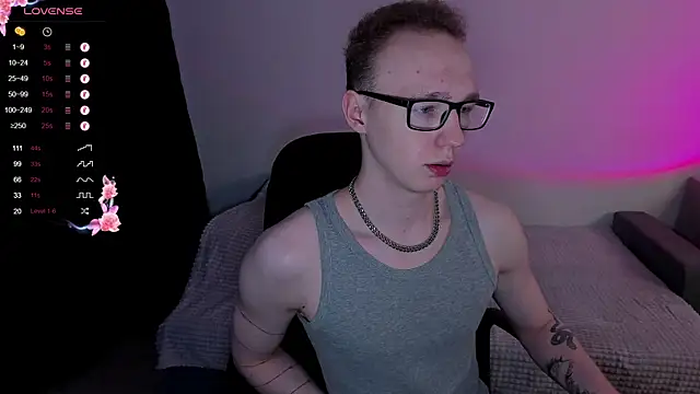 Snapshot of Alex_silents chatting on 09-19-25, 12:06 Alex silents online show from 09-19-25, 12:06