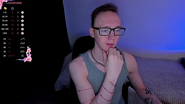 Snapshot of Alex_silents chatting on 09-20-25, 01:01 Alex silents online show from 09-20-25, 01:01