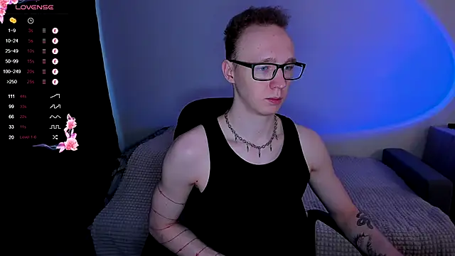 Snapshot of Alex_silents chatting on 09-24-25, 01:03 Alex silents online show from 09-24-25, 01:03