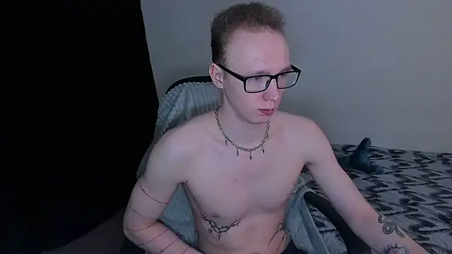 Snapshot of Alex_silents chatting on 10-07-25, 01:41 Alex silents online show from 10-07-25, 01:41