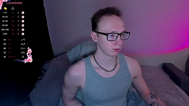 Snapshot of Alex_silents chatting on 10-09-25, 10:13 Alex silents online show from 10-09-25, 10:13