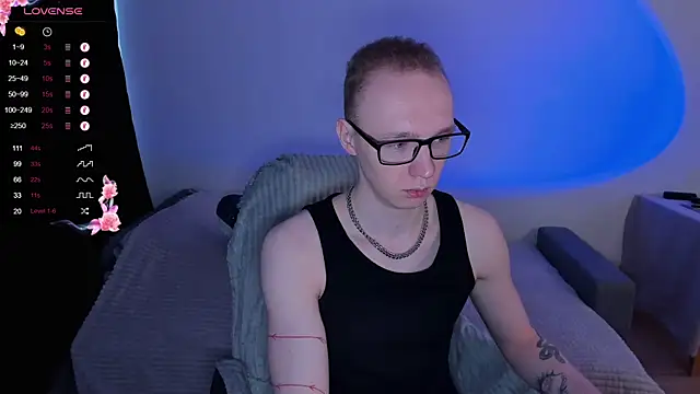 Snapshot of Alex_silents chatting on 10-21-25, 09:32 Alex silents online show from 10-21-25, 09:32