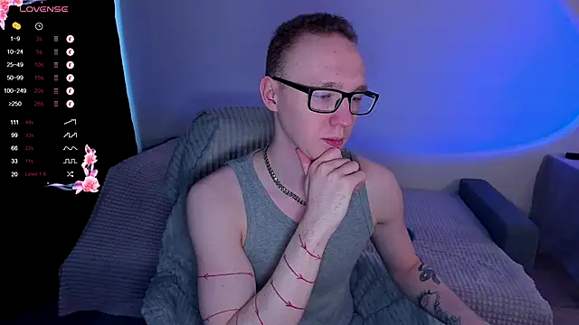 Snapshot of Alex_silents chatting on 10-25-25, 06:32 Alex silents online show from 10-25-25, 06:32