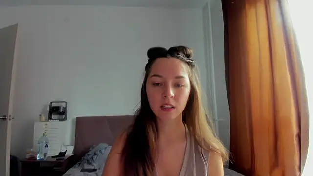 Adela Vetta online show from 10-12-25, 08:24