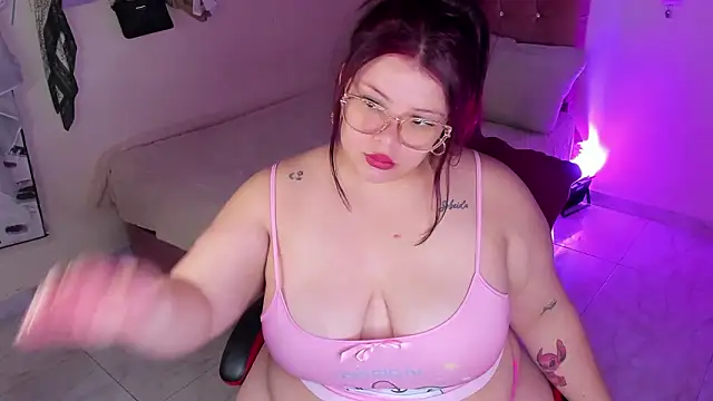 Snapshot of Sheryl_Hamilton chatting on 02-20-26, 01:11 Sheryl Hamilton online show from 02-20-26, 01:11