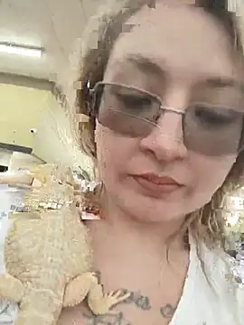 Snapshot of xWhoreAbleX_Pika chatting on 02-24-25, 09:20 xWhoreAbleX Pika online show from 02-24-25, 09:20