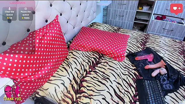 Krystal Cruz online show from 02-15-25, 03:06