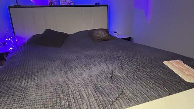 KristalNight online show from 12-16-24, 01:22