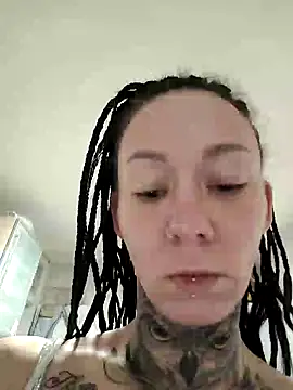 Snapshot of Scherana chatting on 12-15-24, 04:26 Scherana online show from 12-15-24, 04:26