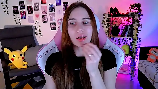 AliceCharmy online show from 12-11-24, 10:58