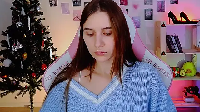 AliceCharmy online show from 12-19-24, 12:01