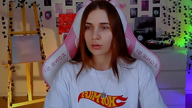 AliceCharmy online show from 02-19-25, 04:44