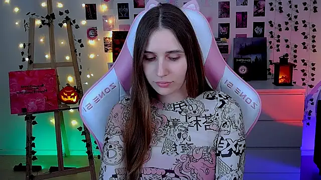 AliceCharmy online show from 10-24-25, 05:48