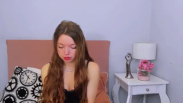 GraceLips online show from 03-12-25, 09:44