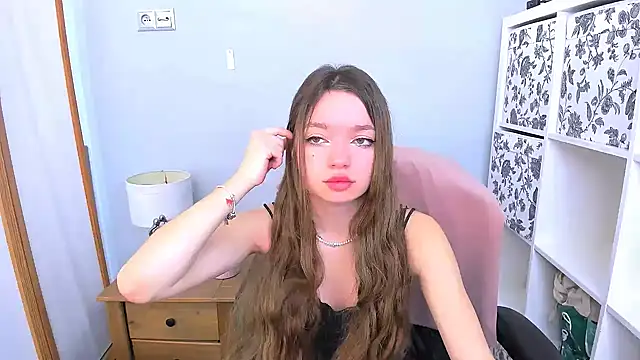 GraceLips online show from 03-22-25, 06:22