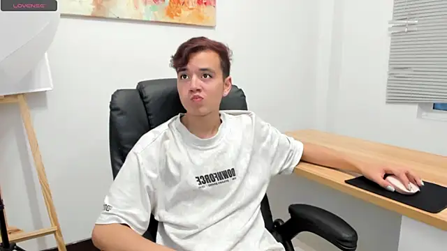 bunny maxi online show from 10-29-25, 01:02