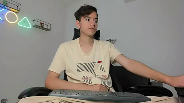 bunny maxi online show from 11-17-25, 12:22