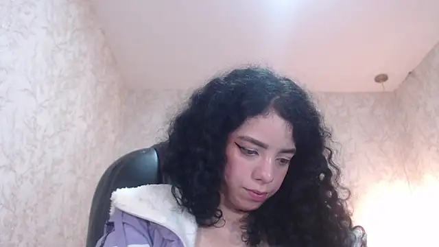 EmmaCowperr online show from 01-06-25, 11:07