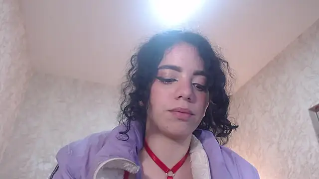 EmmaCowperr online show from 01-10-25, 06:42