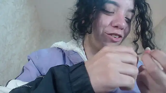 EmmaCowperr online show from 01-15-25, 04:36