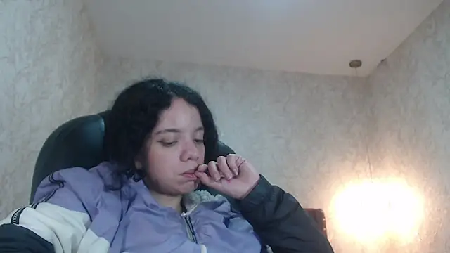 EmmaCowperr online show from 01-16-25, 06:37