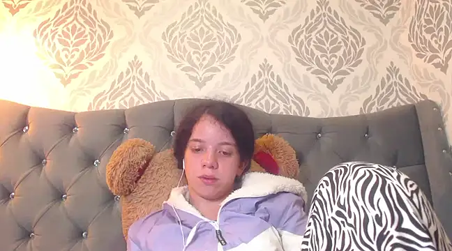 EmmaCowperr online show from 02-27-25, 07:04