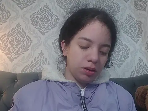 EmmaCowperr online show from 03-17-25, 03:50