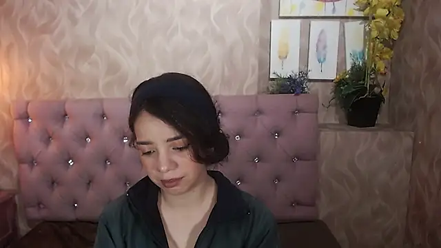 EmmaCowperr online show from 01-15-26, 05:12