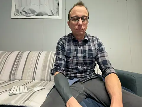 mouser21212 online show from 01-10-25, 07:57