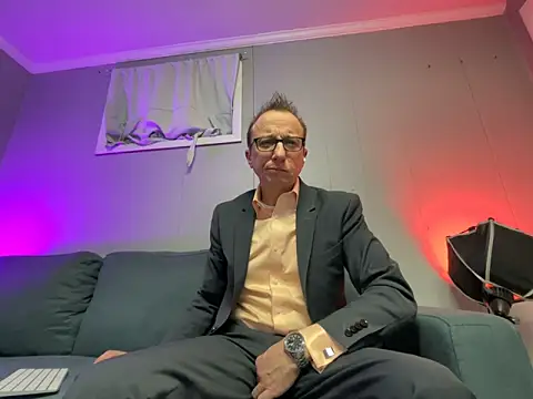 mouser21212 online show from 03-05-25, 07:16