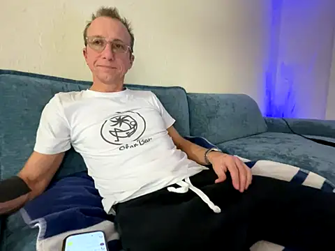 mouser21212 online show from 12-03-25, 11:25