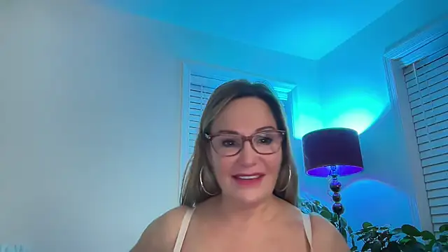 Snapshot of Milf_Goddess chatting on 12-21-25, 09:27 Milf Goddess online show from 12-21-25, 09:27