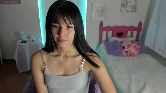 cute roxy online show from 12-11-24, 11:43