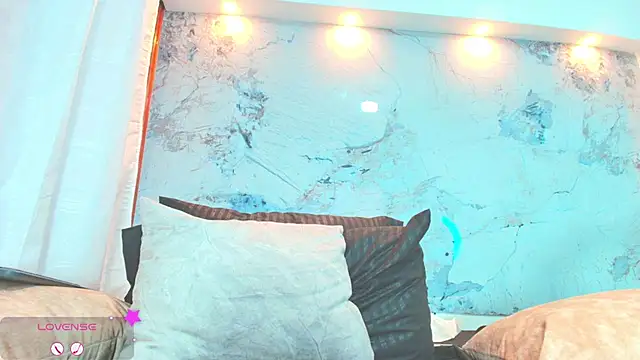 Natasha Colins1 online show from 02-24-25, 04:26