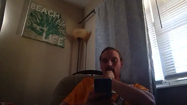 Snapshot of VitaminmanFL chatting on 11-15-25, 02:46 VitaminmanFL online show from 11-15-25, 02:46