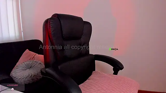 Snapshot of Anttonia_Rose chatting on 10-02-25, 05:09 Anttonia Rose online show from 10-02-25, 05:09