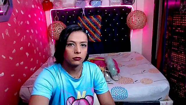 Snapshot of EmilyTsSweet chatting on 02-04-25, 05:12 EmilyTsSweet online show from 02-04-25, 05:12