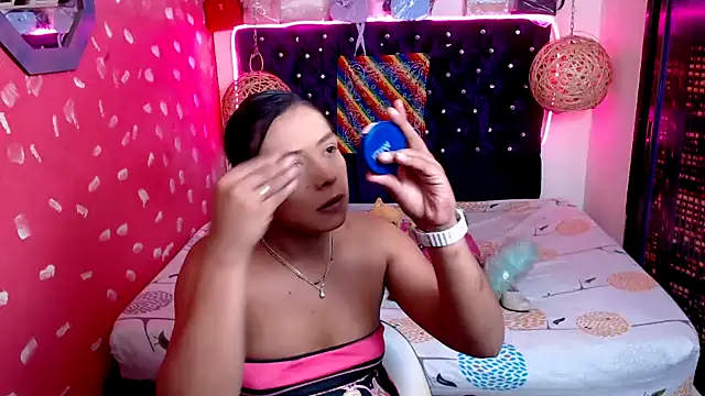 Snapshot of EmilyTsSweet chatting on 02-05-25, 02:48 EmilyTsSweet online show from 02-05-25, 02:48