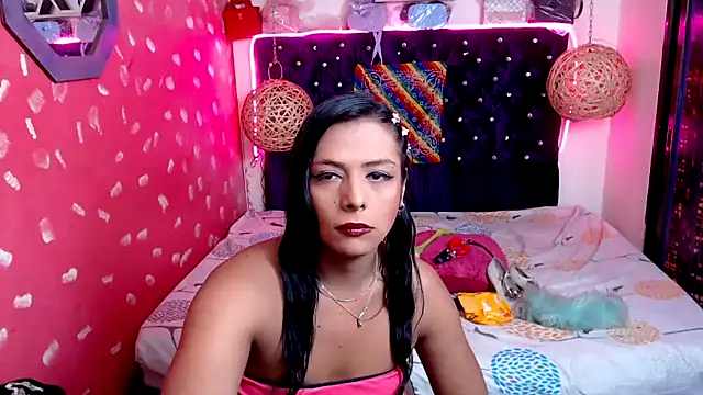 Snapshot of EmilyTsSweet chatting on 02-05-25, 05:53 EmilyTsSweet online show from 02-05-25, 05:53