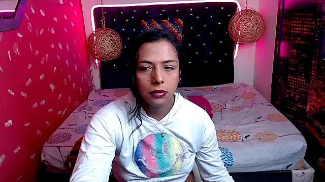 Snapshot of EmilyTsSweet chatting on 02-08-25, 01:44 EmilyTsSweet online show from 02-08-25, 01:44