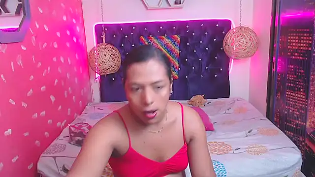 Snapshot of EmilyTsSweet chatting on 02-14-25, 02:12 EmilyTsSweet online show from 02-14-25, 02:12