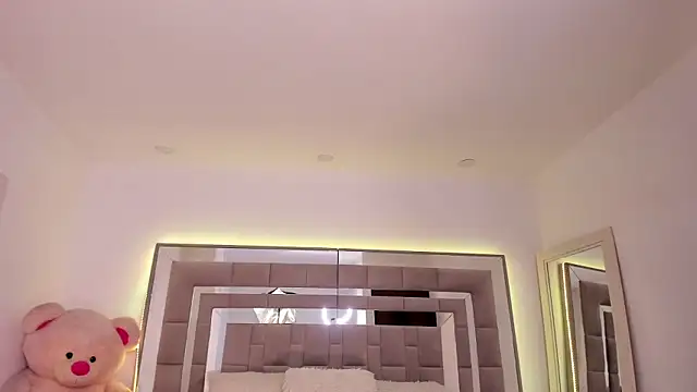 Nicolle foxy online show from 02-07-25, 09:04