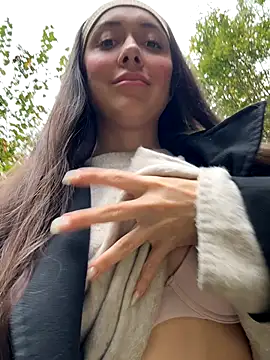 Snapshot of emiliasommer chatting on 10-17-25, 12:52 emiliasommer online show from 10-17-25, 12:52