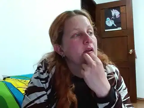 ViioletaMora online show from 11-18-25, 04:06