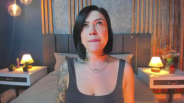 Hannah Borbon online show from 02-27-25, 04:20